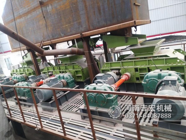 粒度均勻、過(guò)粉碎少：對(duì)輥破碎機(jī)為何是高嶺土破碎的優(yōu)選方案？